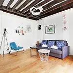 Charming Apartment-Saintonge